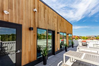 Rooftop Patio at Rowat Lofts, Des Moines, IA 50309  